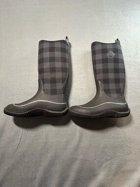Muck Boot Women's Black Plaid Waterproof Winter Rain Boots